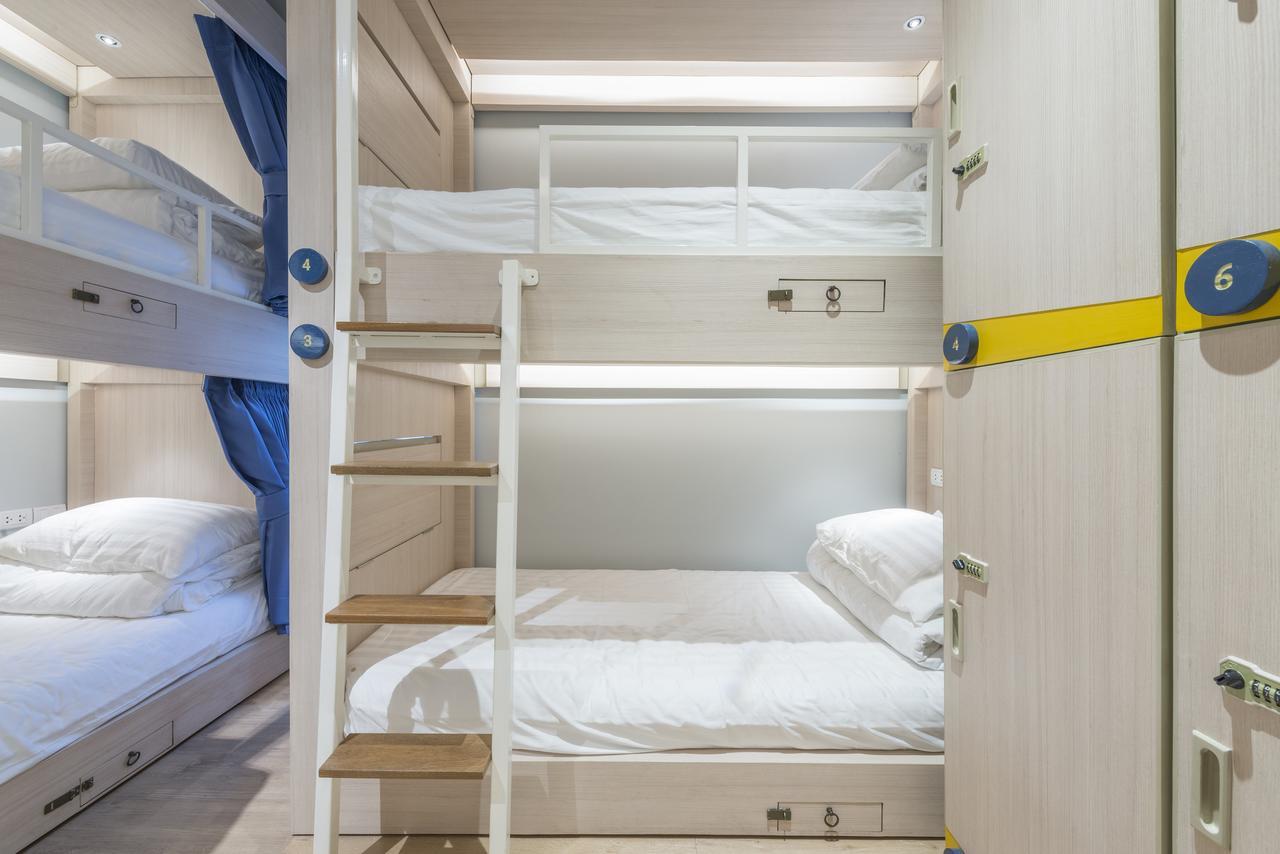 Kinnon Deluxe Hostel Coworking Cafe Бангкок Экстерьер фото