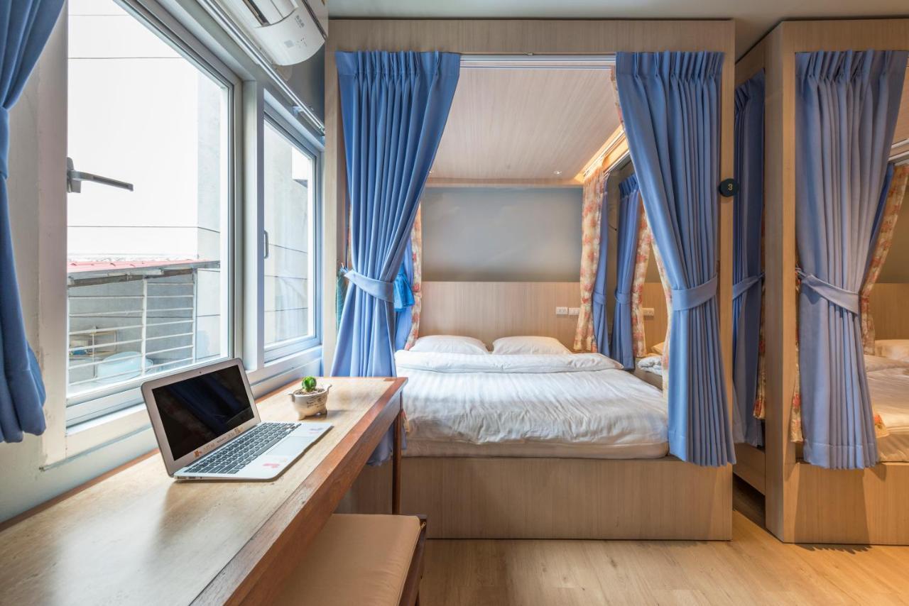 Kinnon Deluxe Hostel Coworking Cafe Бангкок Экстерьер фото