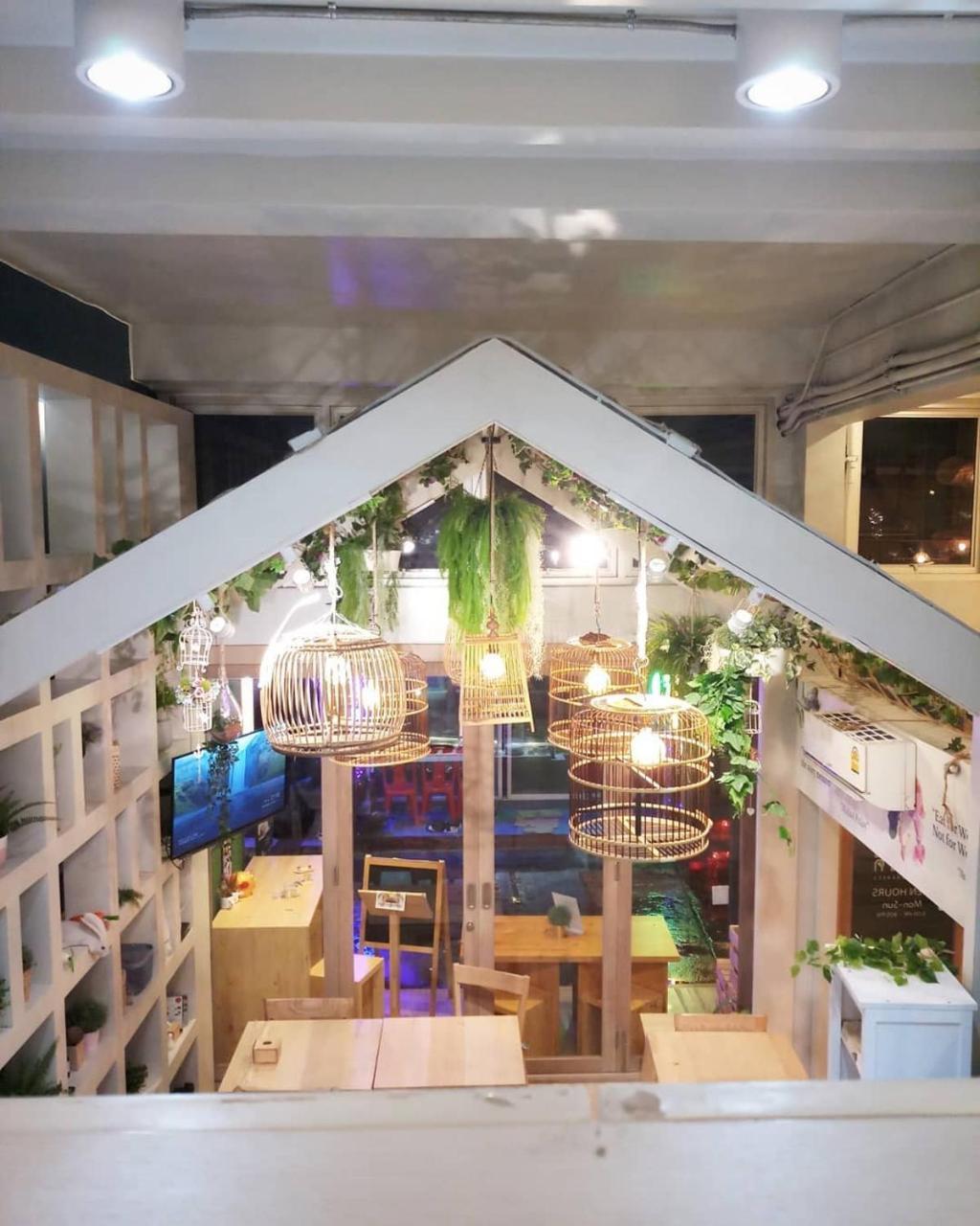 Kinnon Deluxe Hostel Coworking Cafe Бангкок Экстерьер фото