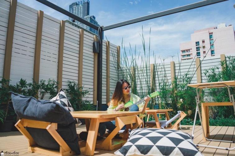 Kinnon Deluxe Hostel Coworking Cafe Бангкок Экстерьер фото