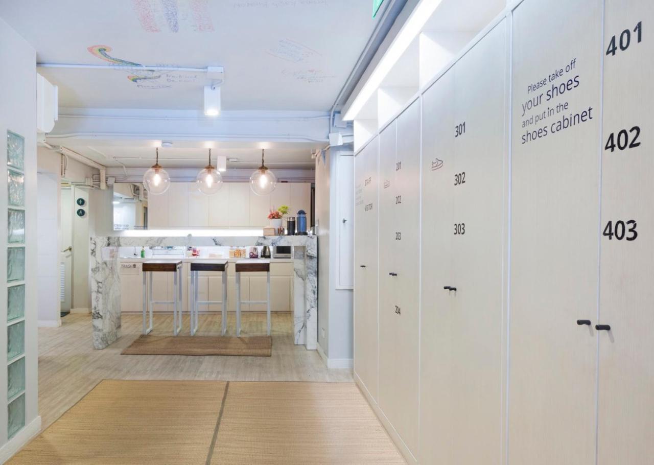 Kinnon Deluxe Hostel Coworking Cafe Бангкок Экстерьер фото
